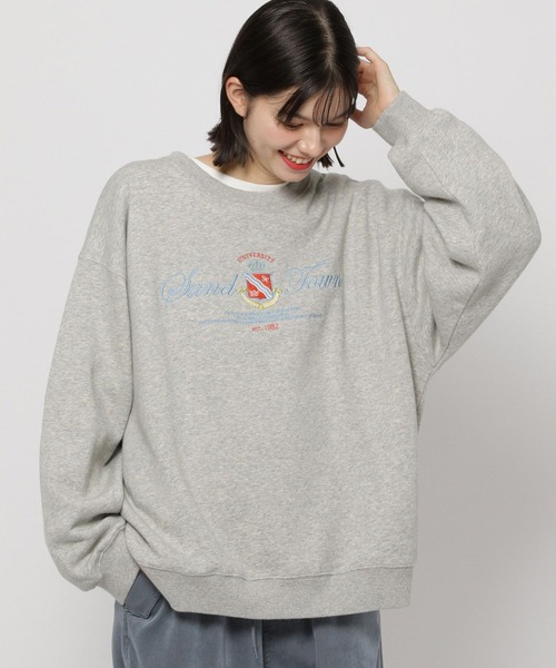 niko and（ニコアンド）の「アソートエンブレム裏毛プルオーバー