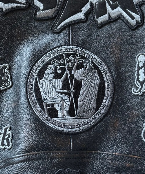 AVIREX（アヴィレックス）の「AVIREX x Children of the discordance / Second Edition / VARSITY LEATHER JACKET（ブルゾン・メンズ・ブラック・1/2/3）」の10枚目の写真