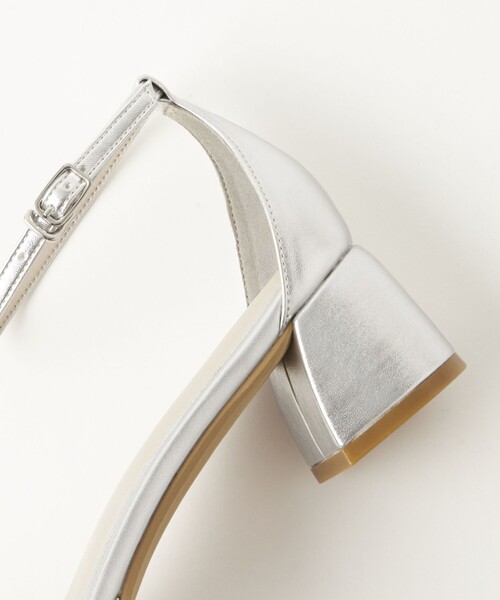 【関税込み】Reike Nen グリーン Curvy ヒールサンダル CHARLES & KEITH ストラッピー フレアヒールサンダル