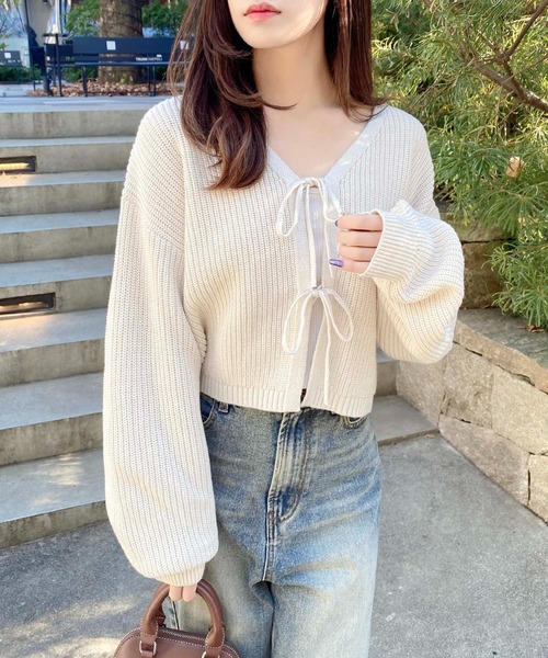 INGNI(イング)の「Vネック2つリボンニットカーディガン(カーディガン/ボレロ・レディース・ブラック/グレー系その他/アイボリー/ピンク/サックスブルー・M)」の6枚目の写真