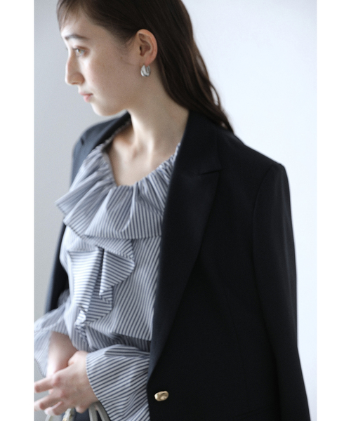 La TOTALITE(ラトータリテ)の「【洗える】フリルVネックブラウス(シャツ/ブラウス・レディース・ホワイト/ネイビー・FREE)」の12枚目の写真