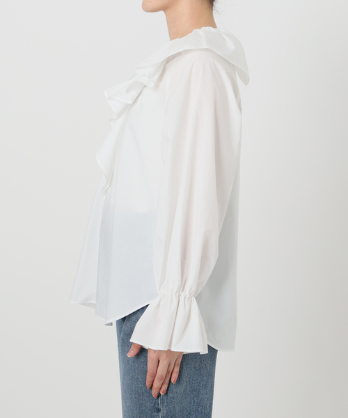 La TOTALITE(ラトータリテ)の「【洗える】フリルVネックブラウス(シャツ/ブラウス・レディース・ホワイト/ネイビー・FREE)」の17枚目の写真