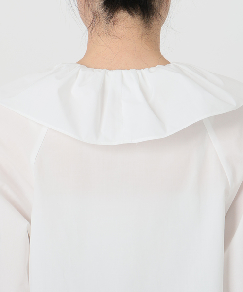 La TOTALITE(ラトータリテ)の「【洗える】フリルVネックブラウス(シャツ/ブラウス・レディース・ホワイト/ネイビー・FREE)」の20枚目の写真