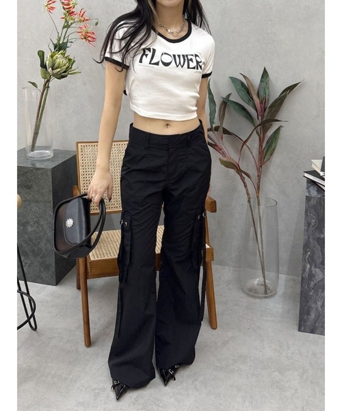 EVRIS（エヴリス）の「FLOWERストラップクロップドＴシャツ（Tシャツ/カットソー・レディース・ホワイト/ブルー/カーキ・FREE）」の6枚目の写真