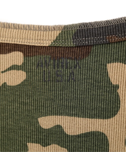 AVIREX（アヴィレックス）の「《WEB限定》DAILY RIB LONG SLEEVE HENLEY NECK T-SHIRT "CAMOUFLAGE" / リブ ヘンリーネック 長袖Tシャツ "カモフラージュ" デイリーウェア / AVIREX / アヴィレックス（Tシャツ/カットソー・メンズ・グレー系カモフラージュ/グリーン系カモフラージュ・SMALL/MEDIUM/LARGE/X-LARGE）」の5枚目の写真