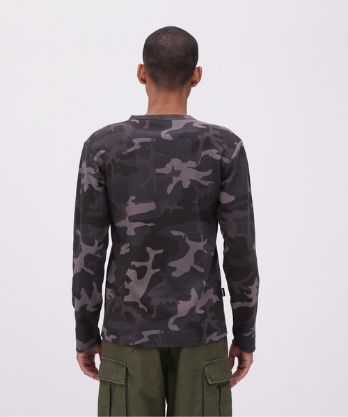AVIREX（アヴィレックス）の「《WEB限定》DAILY RIB LONG SLEEVE HENLEY NECK T-SHIRT "CAMOUFLAGE" / リブ ヘンリーネック 長袖Tシャツ "カモフラージュ" デイリーウェア / AVIREX / アヴィレックス（Tシャツ/カットソー・メンズ・グレー系カモフラージュ/グリーン系カモフラージュ・SMALL/MEDIUM/LARGE/X-LARGE）」の20枚目の写真