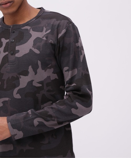 AVIREX（アヴィレックス）の「《WEB限定》DAILY RIB LONG SLEEVE HENLEY NECK T-SHIRT "CAMOUFLAGE" / リブ ヘンリーネック 長袖Tシャツ "カモフラージュ" デイリーウェア / AVIREX / アヴィレックス（Tシャツ/カットソー・メンズ・グレー系カモフラージュ/グリーン系カモフラージュ・SMALL/MEDIUM/LARGE/X-LARGE）」の13枚目の写真