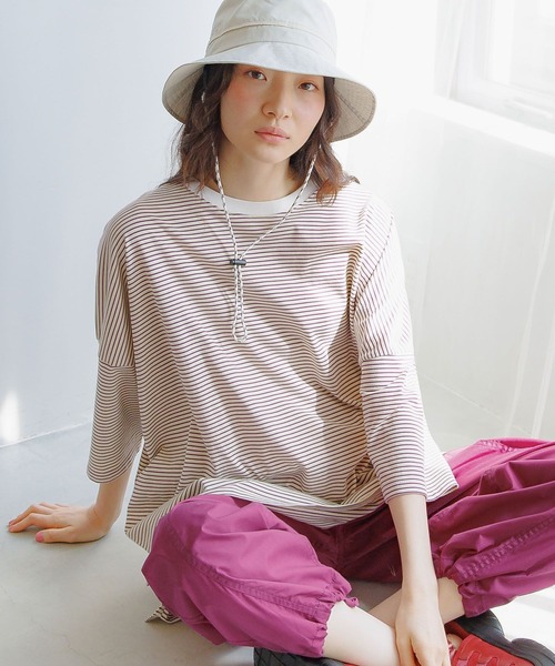 niko and...（ニコアンド）の「COLORマイスターサラットTシャツ（Tシャツ/カットソー・レディース・ネイビー/オフホワイト/イエロー/ブラック・LARGE/MEDIUM）」の4枚目の写真