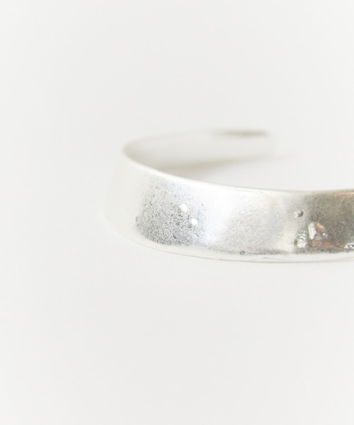 ROOPTOKYO（ループトウキョウ）の「CHI SELECT/カイセレクト 多デザイン 独自マット加工 ブレスレット chi-bangle-1 U（ブレスレット・レディース・ゴールド系/シルバー系・FREE）」の4枚目の写真