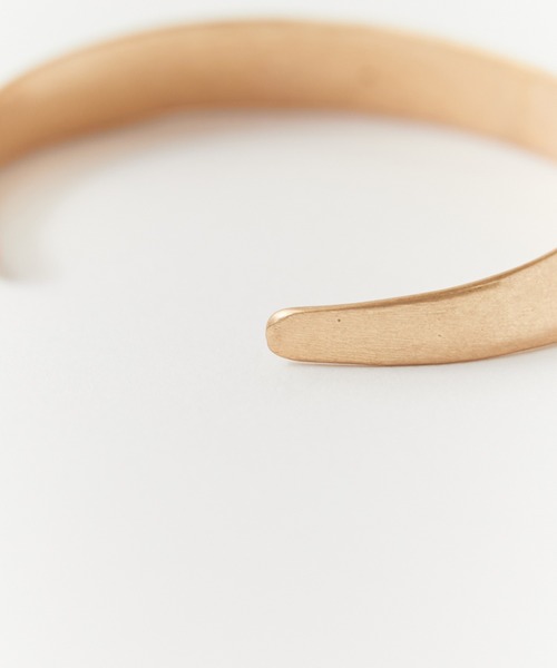 ROOPTOKYO（ループトウキョウ）の「CHI SELECT/カイセレクト 多デザイン 独自マット加工 ブレスレット chi-bangle-1 U（ブレスレット・レディース・ゴールド系/シルバー系・FREE）」の7枚目の写真