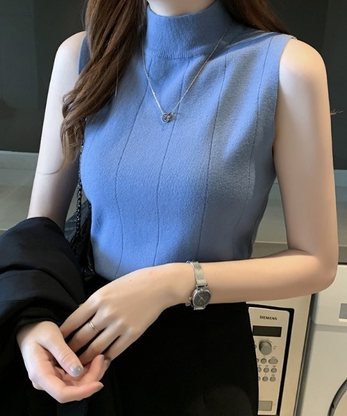 maison de LATIR(メゾンドラティール)の「《9色展開》夏も隠すところ隠して上品に魅せるノースリーブ。上品モックネック夏服リブニット(ニット/セーター・レディース・ブラック/グレー/ブラウン/ピンク/イエロー/グリーン/ブルー/クリーム/チャコール・ONE SIZE)」の7枚目の写真