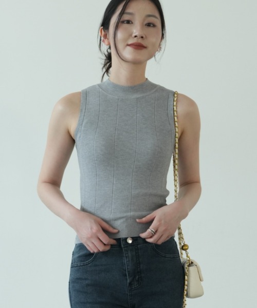 maison de LATIR(メゾンドラティール)の「《9色展開》夏も隠すところ隠して上品に魅せるノースリーブ。上品モックネック夏服リブニット(ニット/セーター・レディース・ブラック/グレー/ブラウン/ピンク/イエロー/グリーン/ブルー/クリーム/チャコール・ONE SIZE)」の20枚目の写真