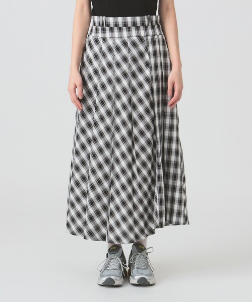 Ray BEAMS（レイビームス）の「チェック プリーツ スカート（スカート・レディース・ホワイト×ブラック/ブラウン・0/1）」の9枚目の写真