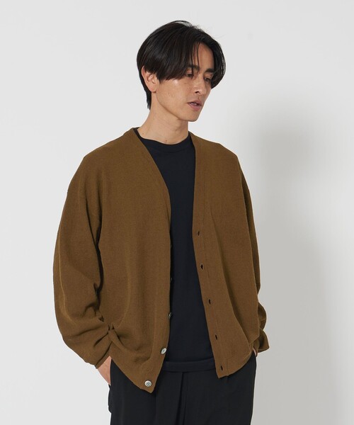 BEAUTY&YOUTH UNITED ARROWS(ビューティーアンドユースユナイテッドアローズ)の「エア ミラノ Vネック カーディガン デオドラント‐抗菌・防臭‐(カーディガン/ボレロ・メンズ・オリーブ/ブラック/ライトグレー・L/XL/S/M)」の4枚目の写真