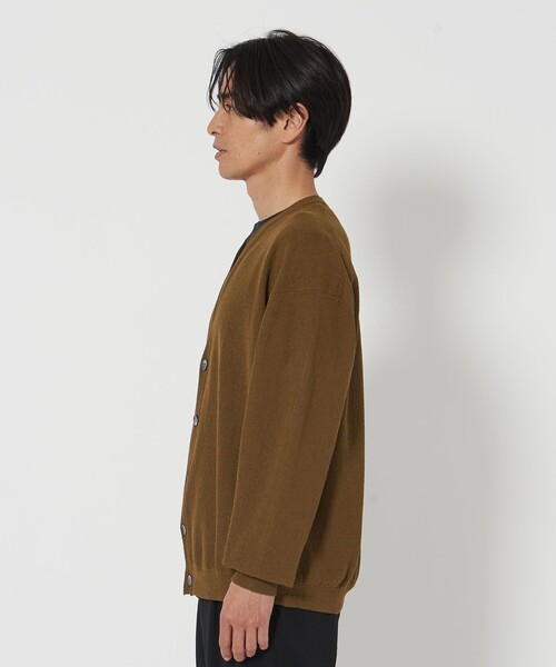 BEAUTY&YOUTH UNITED ARROWS(ビューティーアンドユースユナイテッドアローズ)の「エア ミラノ Vネック カーディガン デオドラント‐抗菌・防臭‐(カーディガン/ボレロ・メンズ・オリーブ/ブラック/ライトグレー・L/XL/S/M)」の11枚目の写真
