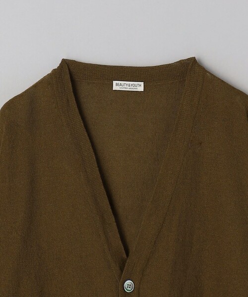 BEAUTY&YOUTH UNITED ARROWS(ビューティーアンドユースユナイテッドアローズ)の「エア ミラノ Vネック カーディガン デオドラント‐抗菌・防臭‐(カーディガン/ボレロ・メンズ・オリーブ/ブラック/ライトグレー・L/XL/S/M)」の15枚目の写真