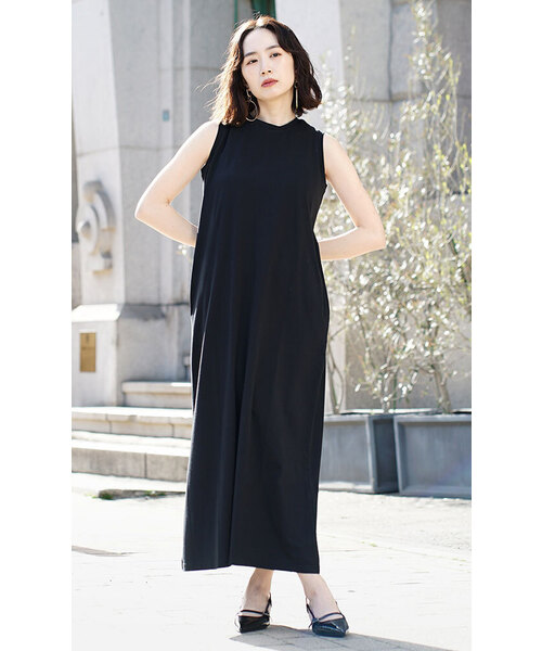 zootie(ズーティー)の「URBAN PLUS ノースリーブワンピース(ワンピース・レディース・テラコッタ/オフホワイト/スモークピンク/ブラウン系その他/ライトベージュ/アイボリー/ブラック/グレイッシュブルー/ダークグリーン/ネイビー/グレイッシュベージュ/チャコール/ライトブルー・フリー)」の18枚目の写真