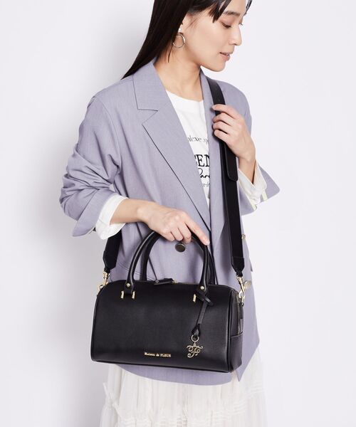 Maison de FLEUR(メゾンドフルール)の「マットワイドボストンバッグ(ボストンバッグ・レディース・ライトブラウン/ブラック・FREE)」の4枚目の写真