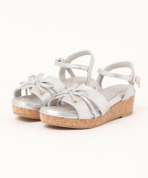 la farfa SHOES(ラ・ファーファ シューズ)の「la farfa shoes リボンモチーフ ボリュームソールサンダル(サンダル・レディース・アイボリー/ブラック/サックスブルー/シルバー・M/L/LL/XL)」の4枚目の写真