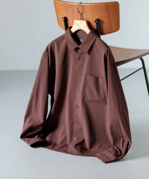 ITEMS URBANRESEARCH（アイテムズ アーバンリサーチ）の「『セットアップ対応』ヨウリュウレギュラーカラー長袖シャツ（シャツ/ブラウス・メンズ・ブラック/ネイビー/ブラウン・MEDIUM/LARGE）」の2枚目の写真