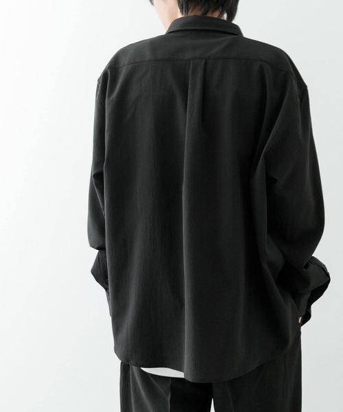 ITEMS URBANRESEARCH（アイテムズ アーバンリサーチ）の「『セットアップ対応』ヨウリュウレギュラーカラー長袖シャツ（シャツ/ブラウス・メンズ・ブラック/ネイビー/ブラウン・MEDIUM/LARGE）」の6枚目の写真