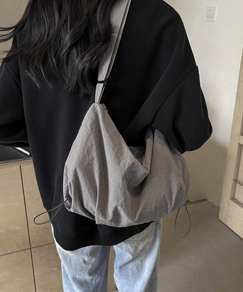 Miniministore(ミニミニストア)の「ドローストリングショルダーバッグ 韓国風(ショルダーバッグ・レディース・ブラック/ブルー/グレー/ベージュ/オレンジ・FREE)」の2枚目の写真