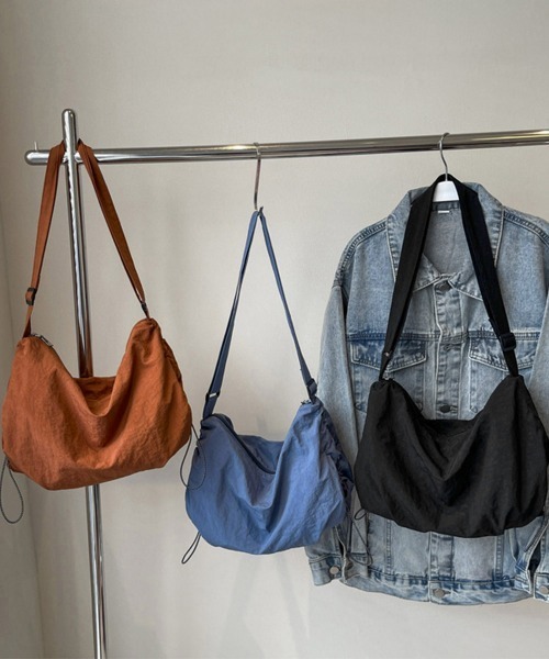 Miniministore(ミニミニストア)の「ドローストリングショルダーバッグ 韓国風(ショルダーバッグ・レディース・ブラック/ブルー/グレー/ベージュ/オレンジ・FREE)」の6枚目の写真