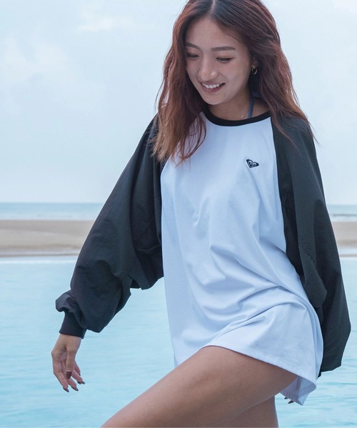 ROXY(ロキシー)の「LA PALMA /ロキシー水陸両用サンプロテクションラグランスリーブトップス(水着)(Tシャツ/カットソー・レディース・ブラック系その他/ブラック/イエロー・LARGE/MEDIUM/SMALL)」の2枚目の写真