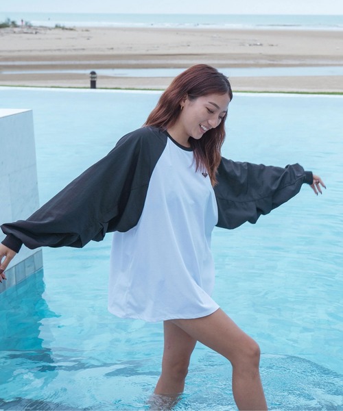 ROXY(ロキシー)の「LA PALMA /ロキシー水陸両用サンプロテクションラグランスリーブトップス(水着)(Tシャツ/カットソー・レディース・ブラック系その他/ブラック/イエロー・LARGE/MEDIUM/SMALL)」の14枚目の写真