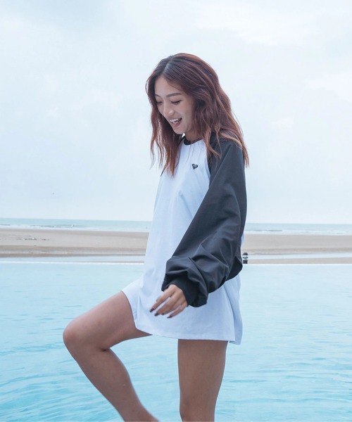 ROXY(ロキシー)の「LA PALMA /ロキシー水陸両用サンプロテクションラグランスリーブトップス(水着)(Tシャツ/カットソー・レディース・ブラック系その他/ブラック/イエロー・LARGE/MEDIUM/SMALL)」の16枚目の写真