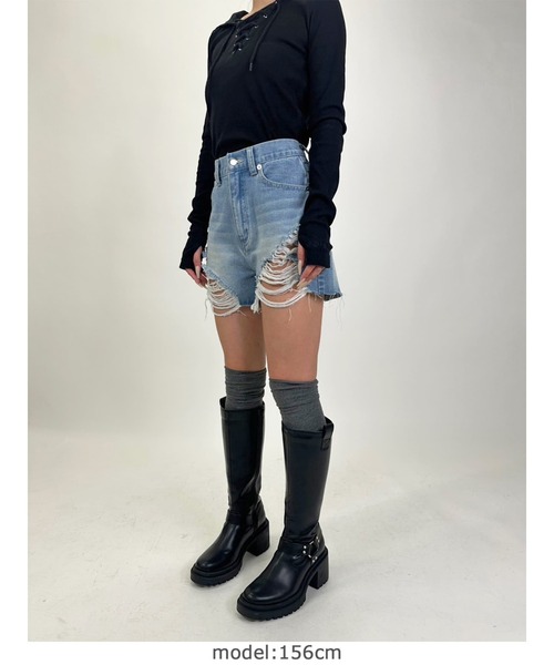 EGOIST(エゴイスト)の「ハイダメージデニムショートパンツ(デニムパンツ・レディース・ブルー・S/M)」の11枚目の写真