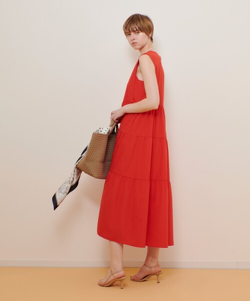 allureville（アルアバイル）の「タイプライターティアードワンピース（ワンピース・レディース・レッド/ネイビー/ベージュ・1/2）」の11枚目の写真