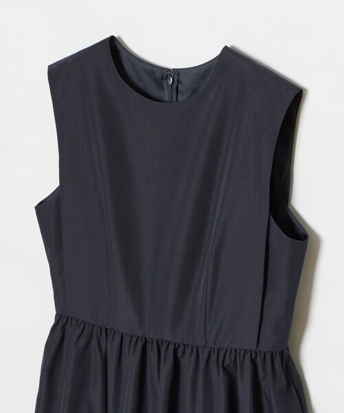 allureville（アルアバイル）の「タイプライターティアードワンピース（ワンピース・レディース・レッド/ネイビー/ベージュ・1/2）」の4枚目の写真