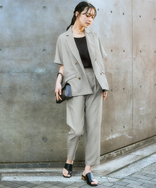 nissen(ニッセン)の「麻調合繊タックテーパードパンツ(セットアップ対応)(スラックス・レディース・ブラック/グレー・S/M/L/LL)」の7枚目の写真
