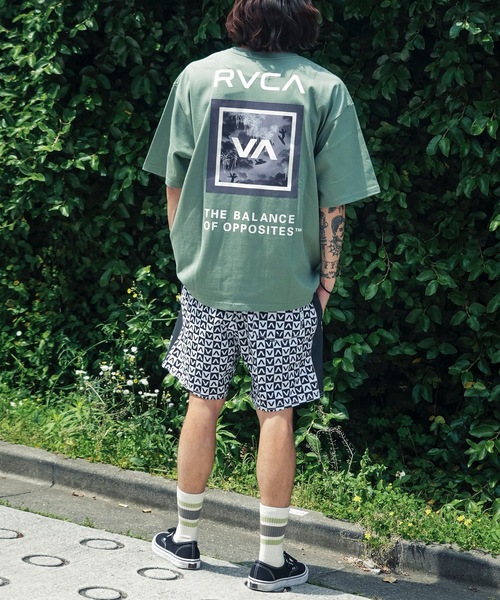 RVCA(ルーカ)の「RVCA メンズ BOX SS Tシャツ 【2025年夏モデル】/ルーカバックプリント半袖ロゴTシャツ(Tシャツ/カットソー・メンズ・スミクロ/ホワイト/オリーブ/ライトブルー/ブラック・SMALL/MEDIUM/LARGE/X-LARGE)」の8枚目の写真