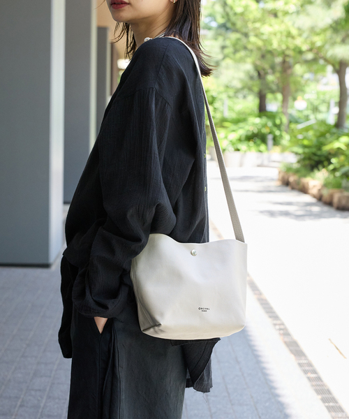 ORCIVAL（オーシバル）の「【ORCIVAL/オーシバル】 LCV_SHOULDER POUCH MEDIUM（ショルダーバッグ・レディース・ブラック系その他/ホワイト系その他・FREE）」の11枚目の写真