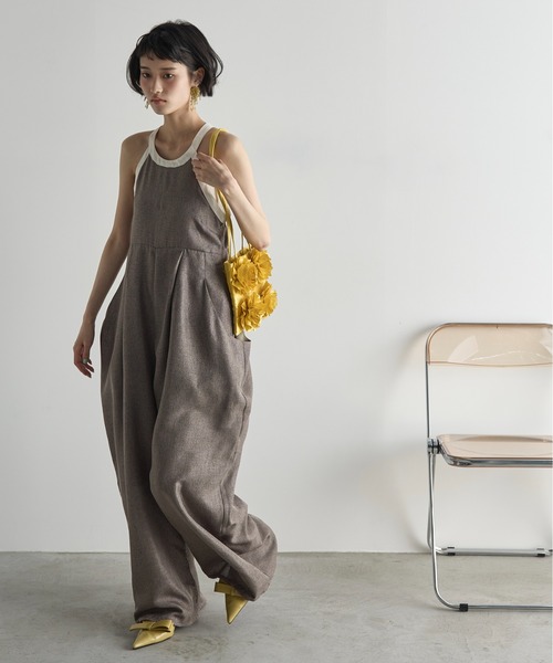 THE YOn（ザヨン）の「リネンライクバイカラーパイピングアメスリオールインワン（つなぎ/オールインワン・レディース・アッシュブラウン/ナチュラル・FREE）」の11枚目の写真