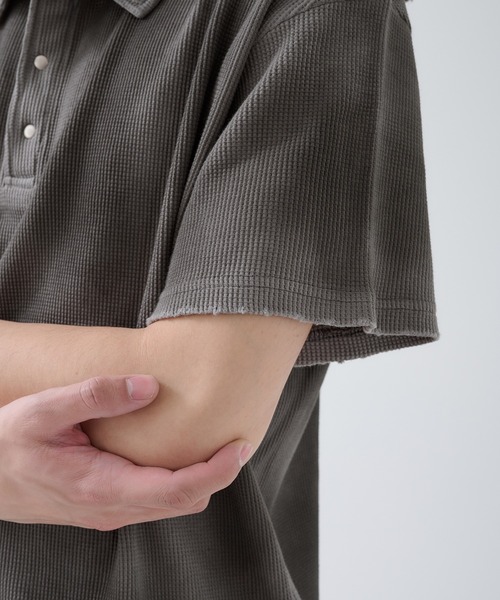 ANDER HUNK（アンダーハンク）の「Hard Spray Thermal Polo / ハードスプレーサーマルポロ（ポロシャツ・メンズ・グレー/レッド/杢グレー・MEDIUM/LARGE）」の15枚目の写真