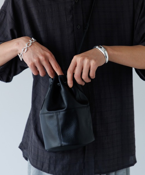 SINSS(シンス)の「Wide bangle / ワイドバングル(バングル/リストバンド・メンズ・シルバー・FREE)」の5枚目の写真