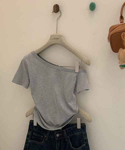 paravion（パラビオン）の「ボーダーワンショルTシャツ（Tシャツ/カットソー・レディース・ネイビー/グレー・FREE）」の7枚目の写真