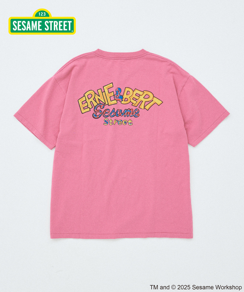 JOURNAL STANDARD（ジャーナルスタンダード）の「セサミストリート meets JOURNAL STANDARD 別注プリントTシャツ（Tシャツ/カットソー・メンズ・ブラック系その他/ホワイト×ホワイト/ホワイト系その他/ライトグリーン/ピンク/ブラックミックス・SMALL/MEDIUM/LARGE）」の11枚目の写真