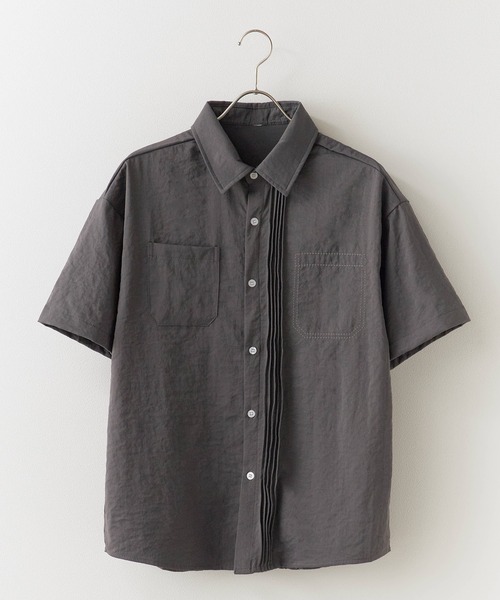 セール】Short-sleeved shirt with pin-tuck design