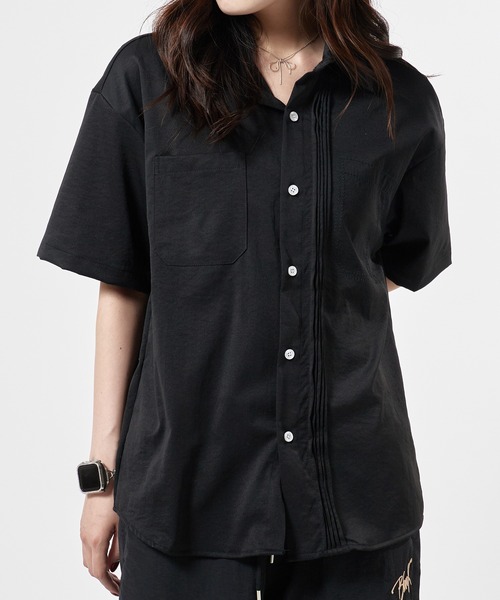 新品未使用 個性的ポケット背中ピンタックデザイン シャツ ブラウス ジャケット セール】Short-sleeved shirt with pin-tuck design