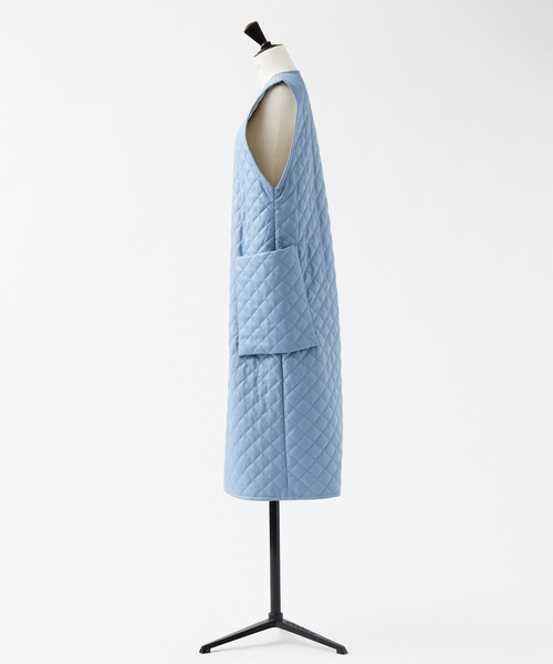 DESIGNWORKS(デザインワークス)の「フェイクレザーキルトジャンパースカート(ワンピース・レディース・サックスブルー/アイボリー・38)」の7枚目の写真