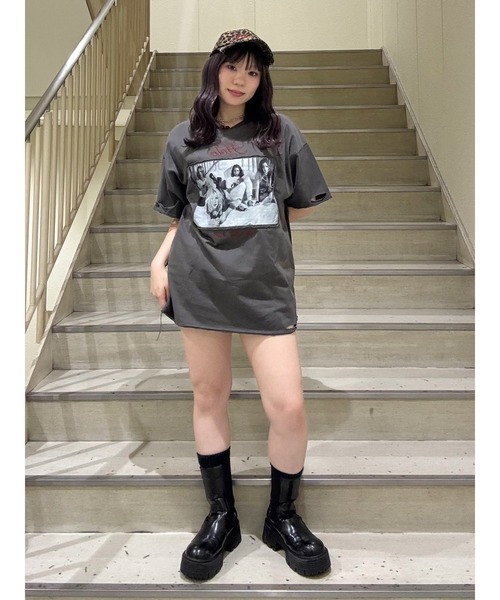 jouetie(ジュエティ)の「【KevinCummins×jouetie】フォトダメージBIGTシャツ(Tシャツ/カットソー・レディース・オフホワイト/ブルー/ブラック・MEDIUM)」の3枚目の写真