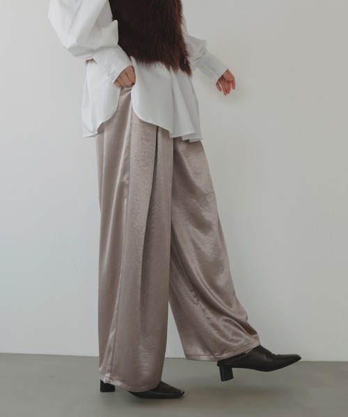 サテンタックワイドパンツ（スラックス）｜LIAN（リアン）の