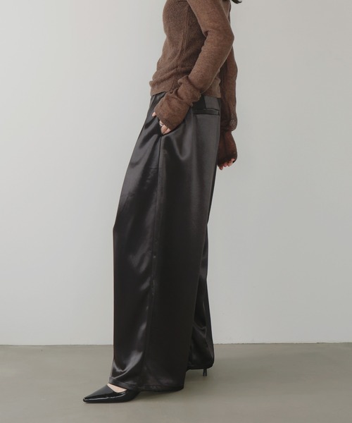 パンツ Lien サテンタックワイドパンツ（スラックス）｜LIAN（リアン）の