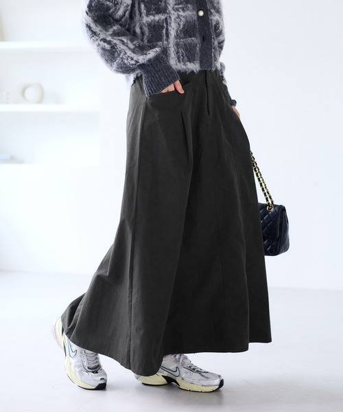 VIS（ビス）の「ウエスト切替デザインフレアスカート（スカート・レディース・ブラック/オフホワイト・FREE）」の2枚目の写真