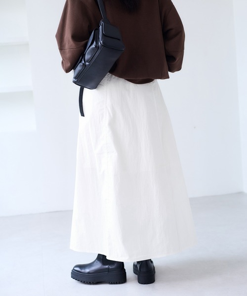 VIS（ビス）の「ウエスト切替デザインフレアスカート（スカート・レディース・ブラック/オフホワイト・FREE）」の12枚目の写真