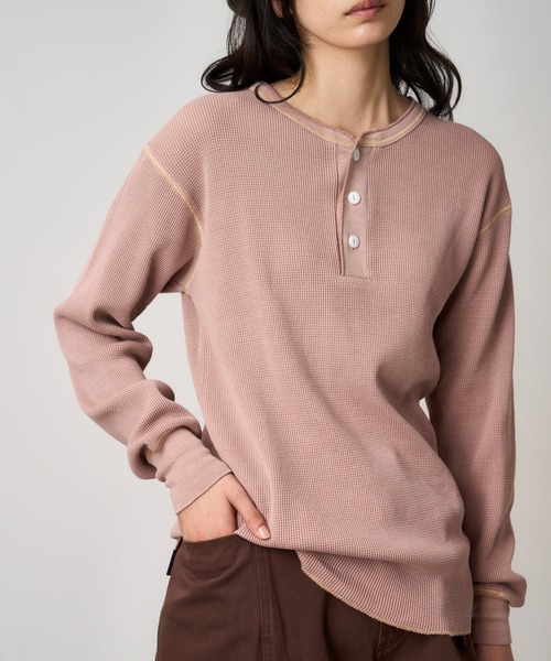 Healthknit(ヘルスニット)の「Healthknit WAFFLE HENLEY|ヘルスニットワッフルヘンリー(Tシャツ/カットソー・メンズ・ピンクベージュ/キャメル・M/L/S/XL)」の2枚目の写真